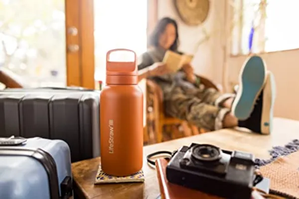 LifeStraw Go RVS 1 liter lifestyle foto met gebruiker