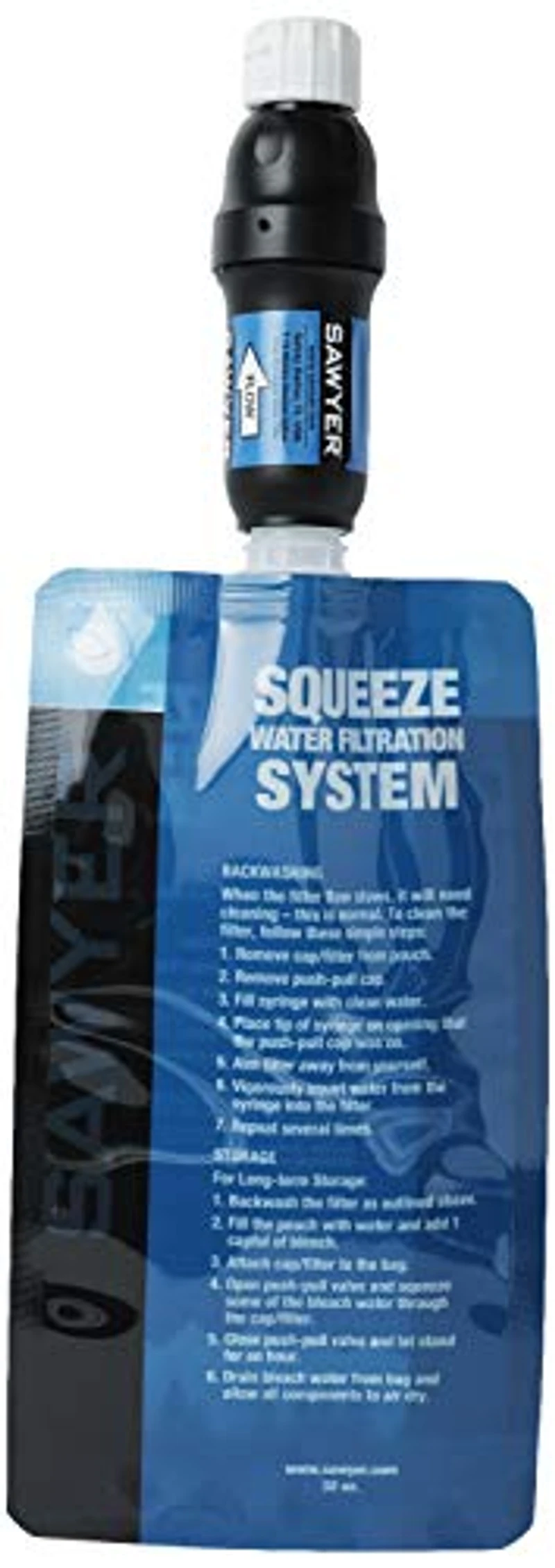 Sawyer Squeeze filter bevestigd op knijpzak met terugspoelinstructies
