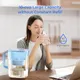 Vrouw drinkt gefilterd water uit Waterdrop Lucid filterkan met 10-cup capaciteit op aanrecht