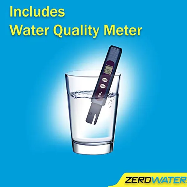 Meegeleverde TDS-meter in glas water voor het meten van waterkwaliteit